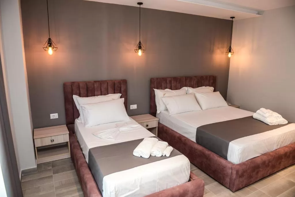 Brilliant Hotel STD TRPL 2.jpg